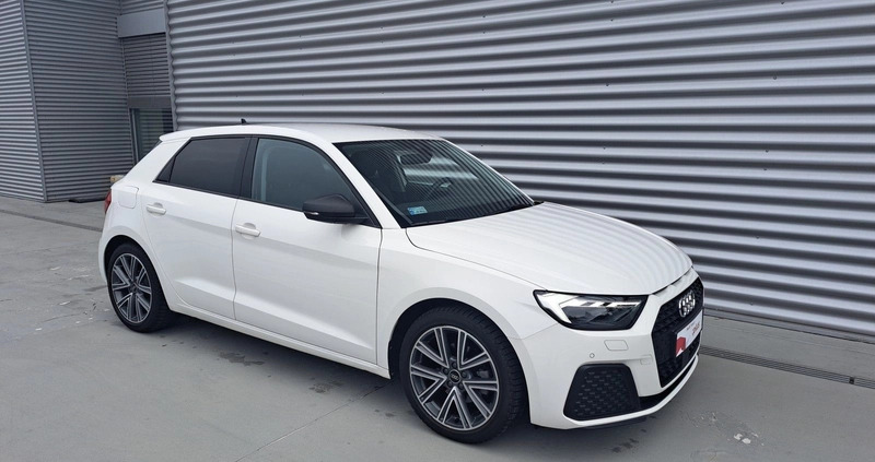 Audi A1 cena 109700 przebieg: 13147, rok produkcji 2021 z Debrzno małe 254